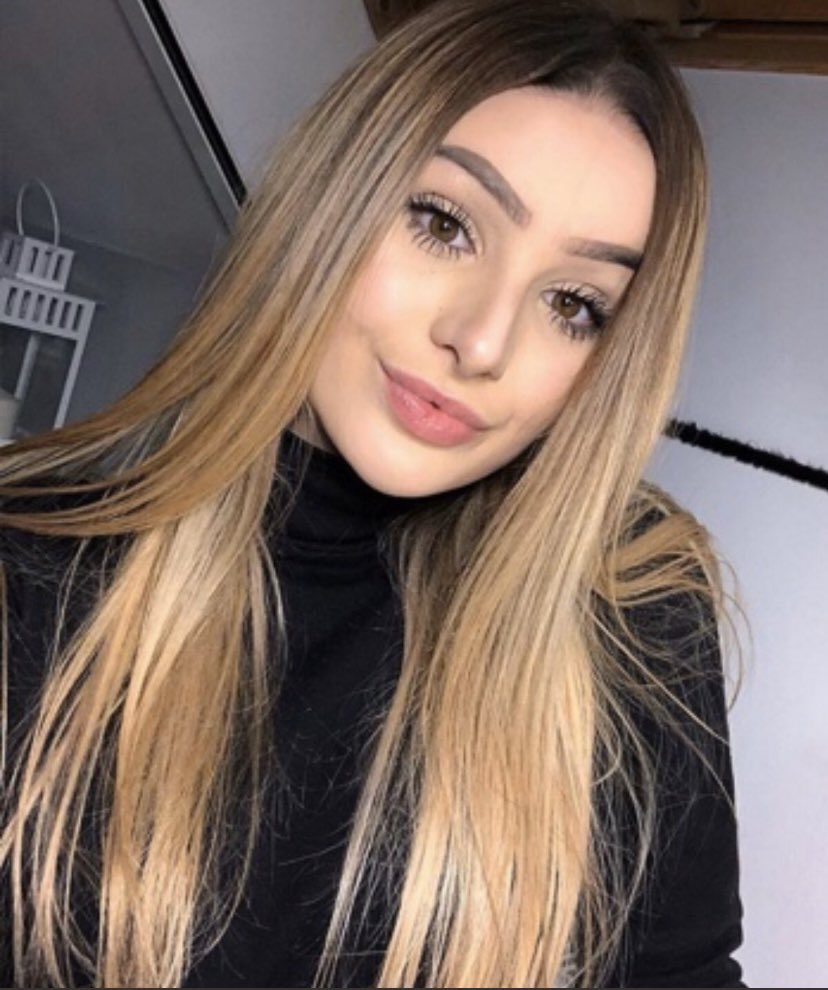 DrazMorgane's tweet photo. RT x FOLLOW pour me voir nue dans tes DM 😳 https://t.co/EQNYtChWUn