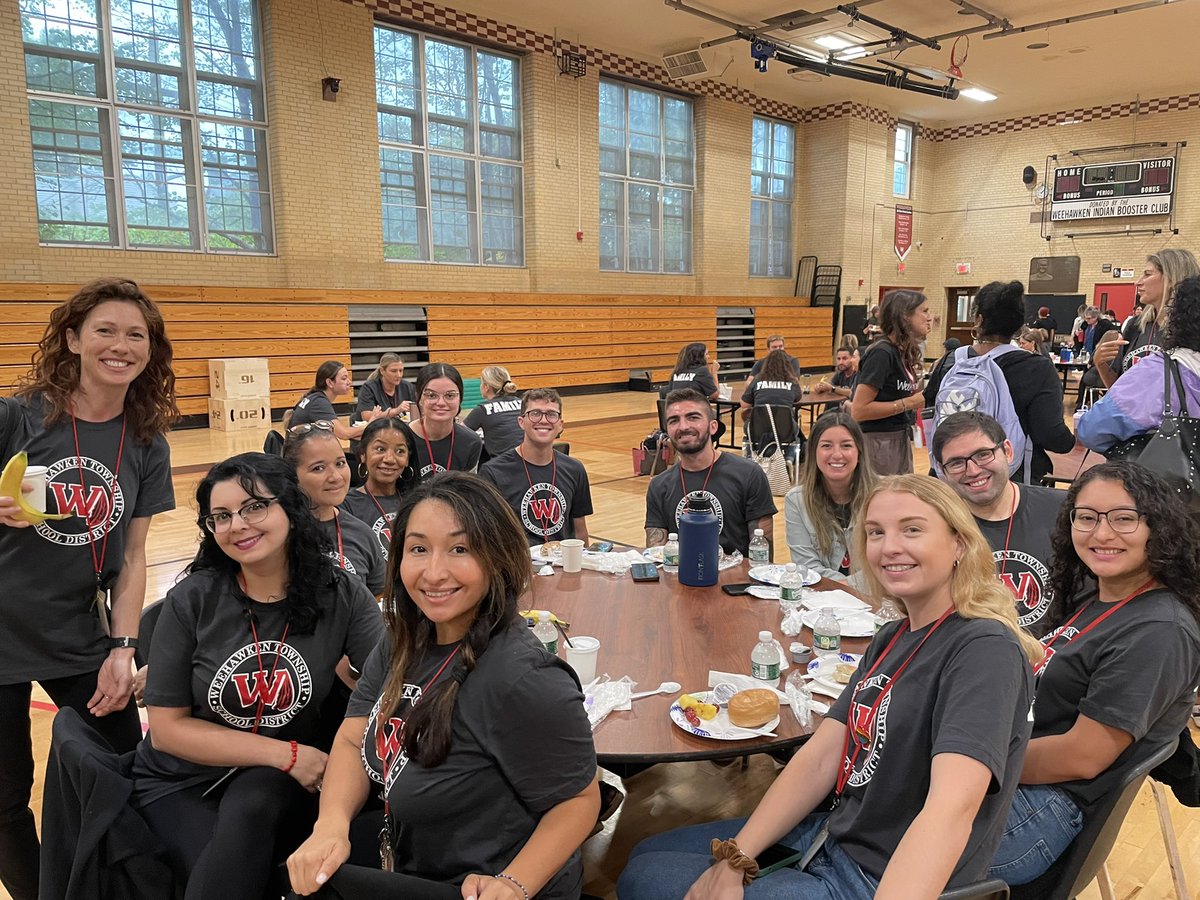 PerryWhs's tweet image. Thank you Weehawken Education Association (#WEA) @WeehawkenTSD for wonderful kickoff breakfast for district! #WeeWork @jillig80 @NJEA @MsKallertDWS @EDUwithAriel @missperdomodws @RobFerullo4 @FAmato53 @StefanieCirill1 @AdParkin78 @MissRhodes20