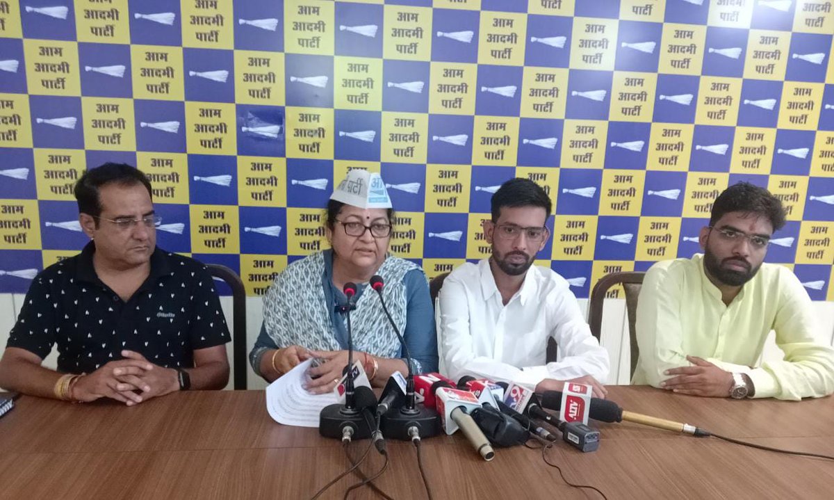 स्वामीनाथन आयोग की रिपोर्ट के हिसाब से कुल 11 हज़ार पशु चिकित्सक होने चाहिए परंतु राजस्थान में कुल 2400 पशु चिकित्सक के पद स्वीकृत हैं और इस की भी हक़ीक़त ये है कि इस में से भी 60% पद रिक्त पड़े हैं।
ऐसे में प्रदेश का पशुधन किनके भरोसे स्वस्थ और सुरक्षित रहेगा? : <a href="/kirtispathak/">Kirti Pathak AAP</a>
