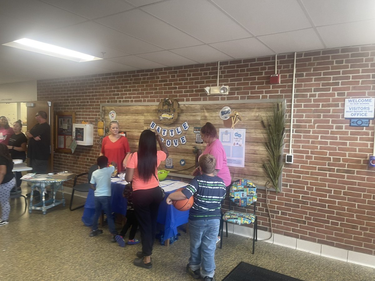 courtney warlick tweet media