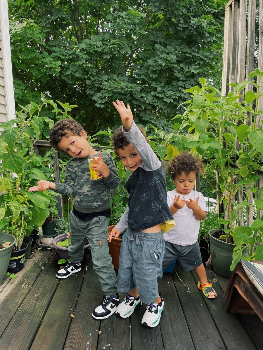 madsguarneri's tweet photo. Pre-Schoolers &amp; Bolby ✏️📚🤓❤️ https://t.co/uNbc4AiFpA