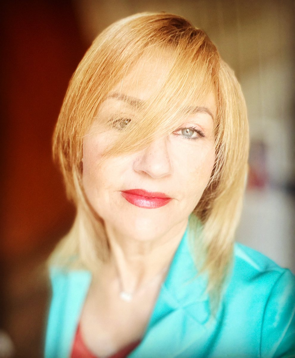 Finito un Master di 1 anno e mezzo di studio e lavoro dedicato al #DigitalMarketing. 
Tante ore tolte ai miei figli, alle mie serate libere, ai miei week end… ore preziose che mi hanno portato a questo traguardo.
Grazie ai miei figli per la pazienza.
Ora sono una #digitalgirl!💪