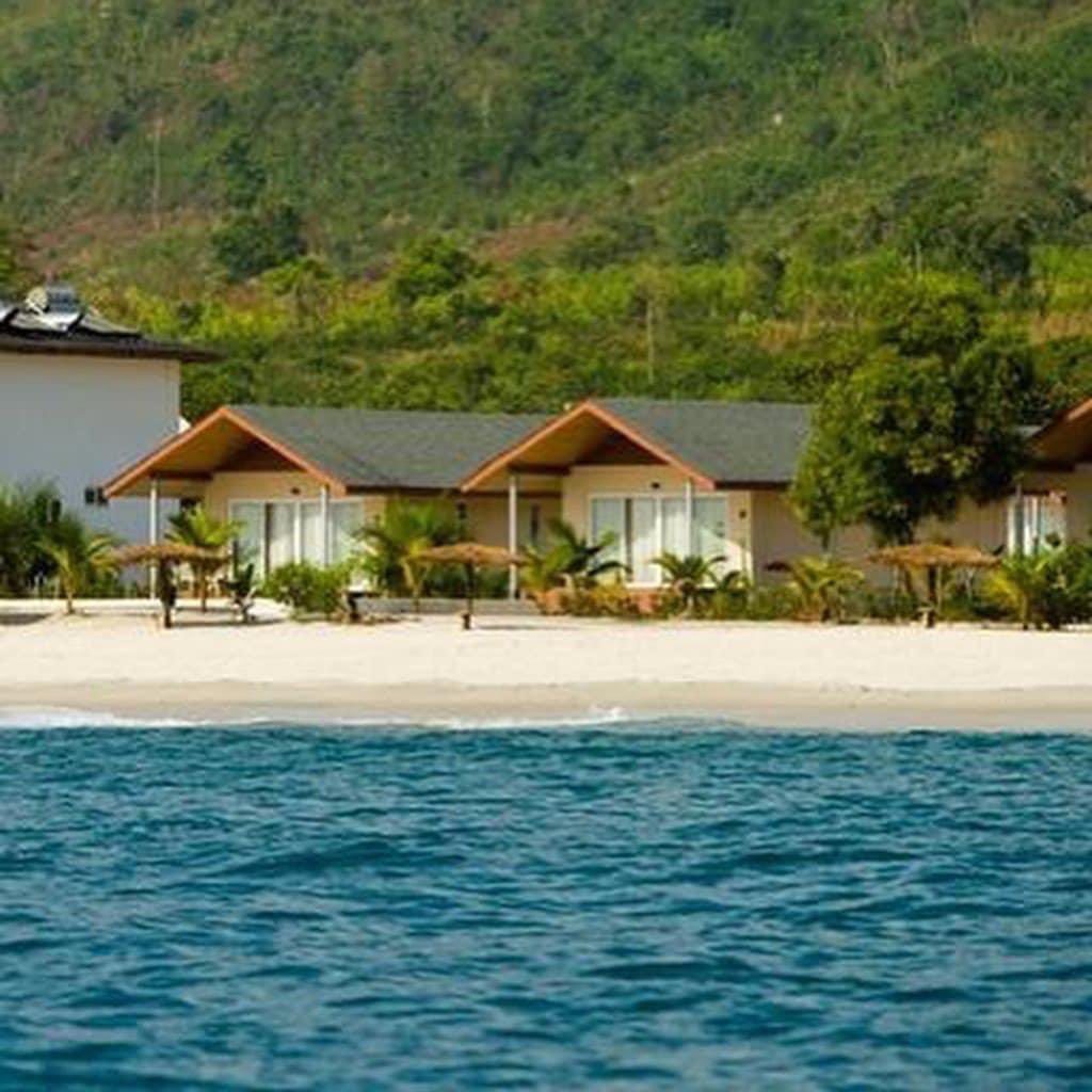 RayYogurl's tweet photo. Tokeh Beach Also known as Tokeh Town is a coastal resort town along the peninsula in the Western Area Rural District of Sierra Leone.
#ExploreFreedom #TourismSierraLeone #Freetown   #Tokeh #Tokehbeach #theplaceresort #beautifulbeaches #beautifuldestinations #TorizmNaAllManBizness https://t.co/fh8cr3q9SS