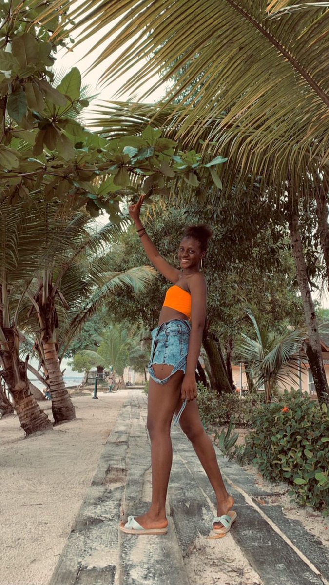 RayYogurl's tweet photo. Tokeh Beach Also known as Tokeh Town is a coastal resort town along the peninsula in the Western Area Rural District of Sierra Leone.
#ExploreFreedom #TourismSierraLeone #Freetown   #Tokeh #Tokehbeach #theplaceresort #beautifulbeaches #beautifuldestinations #TorizmNaAllManBizness https://t.co/fh8cr3q9SS