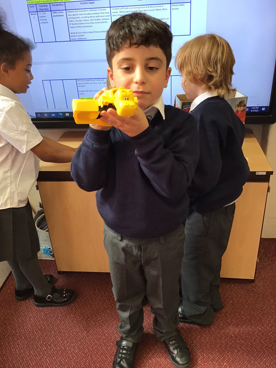 ABCPschool's tweet photo. #Class2K are exploring books and toys with moving parts to start our levers and sliders unit #ABDT https://t.co/xArMyRHCGC