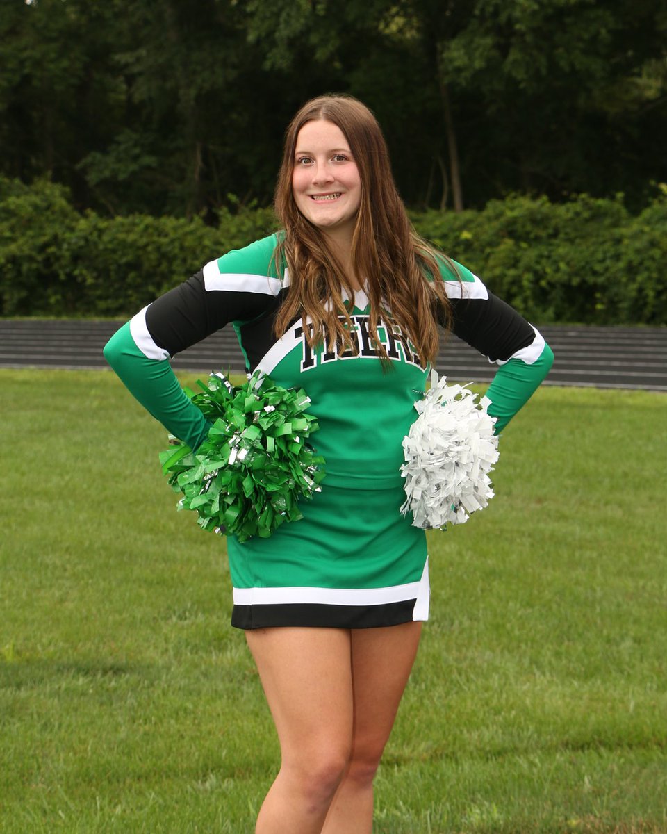 YHSTigerCheer's tweet photo. Our next senior is Delaney! Delaney is
our power tumbling queen and could probably standing tuck all day long if she wanted to! We're so grateful to have her as part of our team! 
We 💚 you Delaney! @delaney366 https://t.co/AS8PLAVsbx
