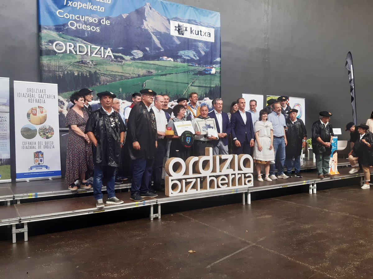 Amaia Jimenez (@amaiajimenez55) on Twitter photo Ilarduiako La Leze gaztandegiak eraman du gazta onenaren saria Ordizian. Martxoko gazta da, eta lehenengo aldia da gazta ketu bat aurkezten dutela. Saridunak "hitzik gabe" geratu dira.
<a href="/berria/">Berria.eus</a> Ilarduiako La Leze gaztandegiak eraman du gazta onenaren saria Ordizian. Martxoko gazta da, eta lehenengo aldia da gazta ketu bat aurkezten dutela. Saridunak "hitzik gabe" geratu dira.
<a href="/berria/">Berria.eus</a>