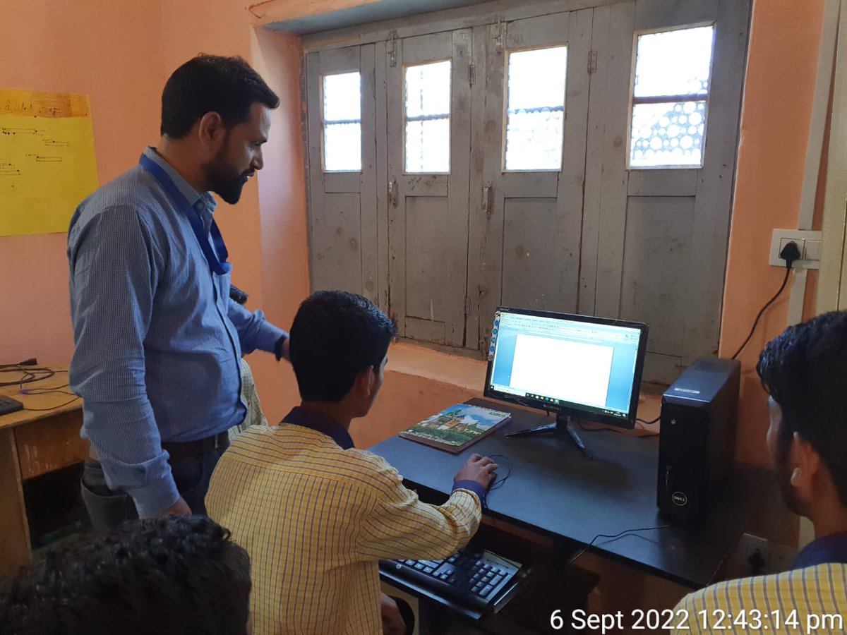 VCF_JK's tweet photo. Vocational Coordinator @nasir52083598 paid visit to #GHS_Chimmer &amp; #GHS_Zongalpora, interacted with school authorities, students &amp; VTs. School authorities appreciated the efforts of Vocational Trainers &amp; impressed upon the feedback of students.
@EduMinOfIndia
@SchoolEdujkut https://t.co/FG2nLhmlB0
