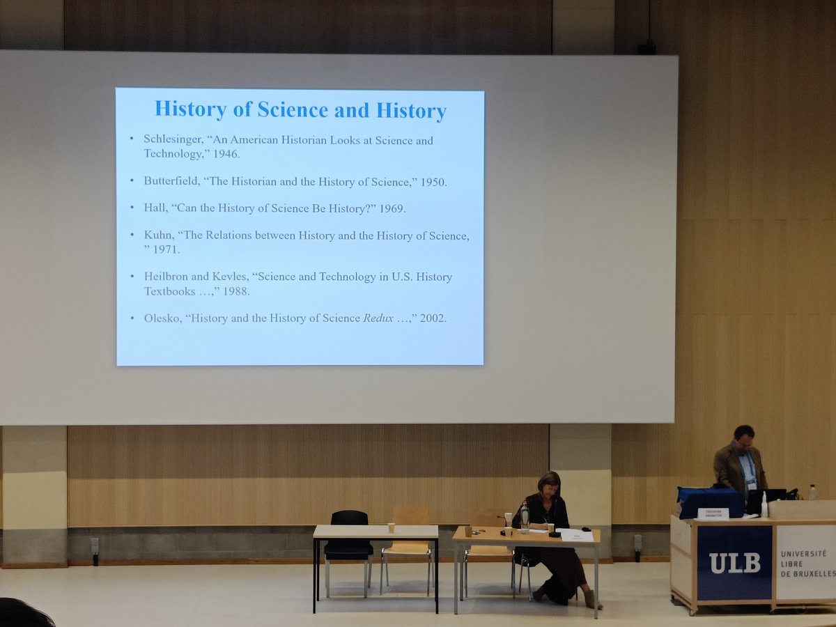 Theodore Arabatzis illustrating that the relation between history of science and history more generally has been a recurrent question #ESHS2022