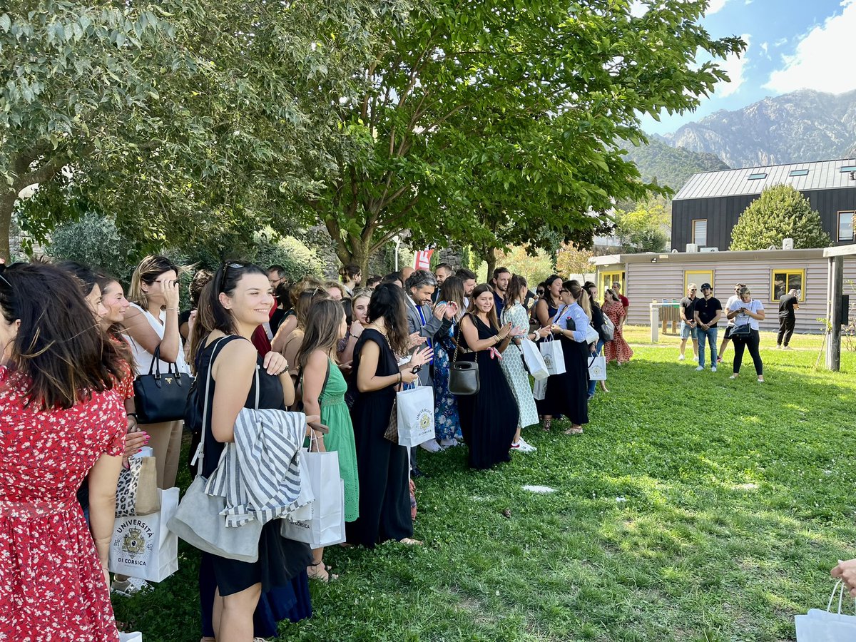 Ceremonia di i laureati di i cuncorsi di l’insignamentu in presenza di u Rettore, di u Présidente di l’Università è di u Direttore di l’INSPE 
-
Félicitations à tous les lauréats pour leur réussite 🥳