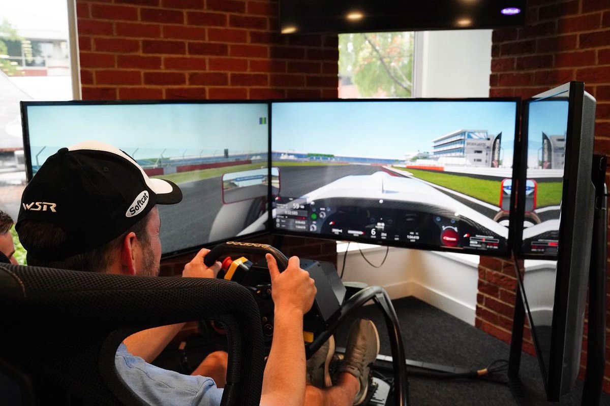 MBMotorsport_'s tweet photo. A fantastic morning here at @softcat in Marlow as we kick off our month-long activation as #SoftcatGoRacing at Brands Hatch in October!

The office is buzzing with all things #HPwithIntel as we race into an exciting month ahead 🔥

#MBMotorsport https://t.co/Z0F0oschNM