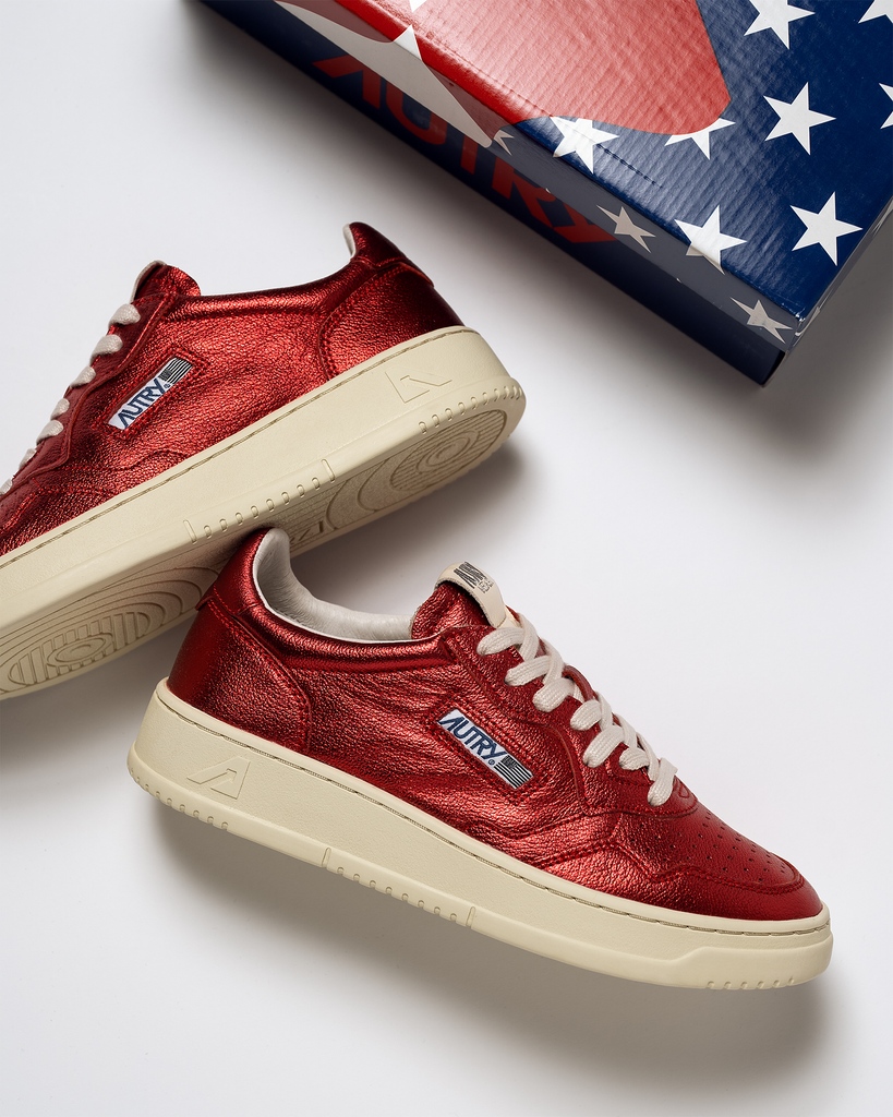 New metallic seasonal colorways from @AutryActionShoes 🚀 

bit.ly/3RFE8YZ 

#Autry #sneakAvenue