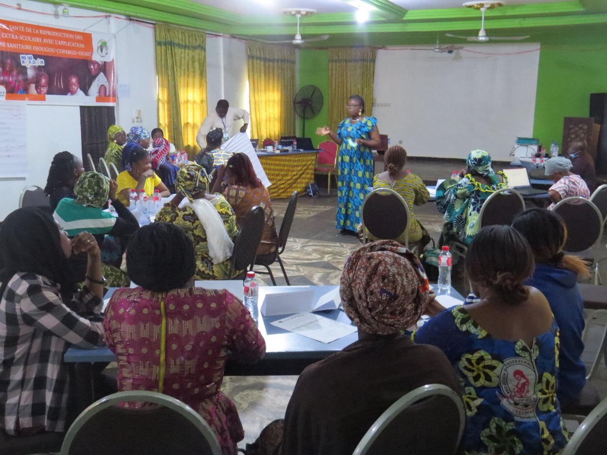 OngGrafed's tweet photo. Du 05 au 07 septembre, l'ONG Grafed, avec l’appui technique et financier de @unfpa_benin  a formé 2⃣5⃣ prestataires en SRAJ/ESS extra-scolaire avec l’application Ma Vie Mon Choix Bénin dans les zones sanitaires DJOUGOU-OUAKE-COPARGO. https://t.co/SicfBakdkl