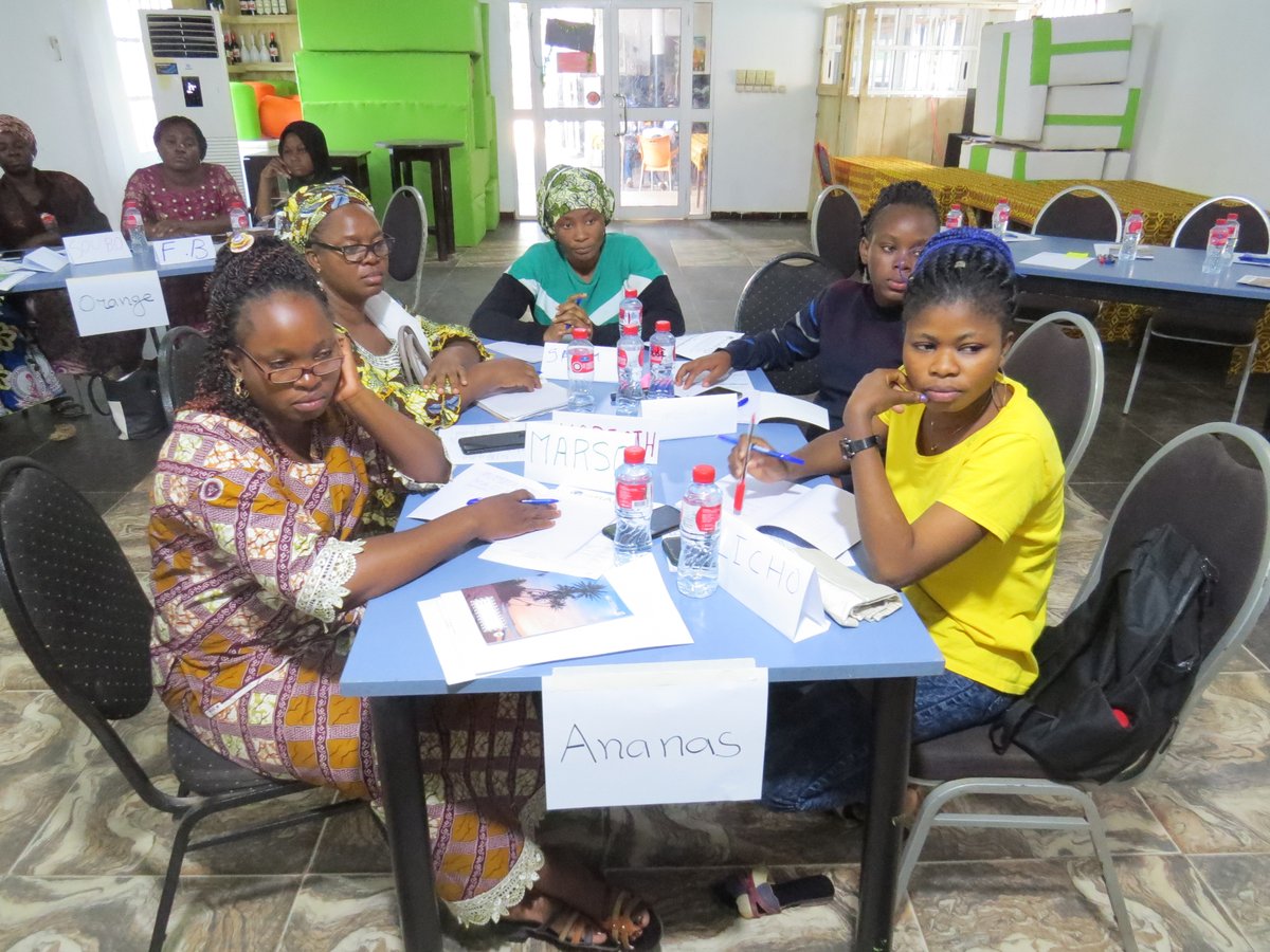 OngGrafed's tweet photo. Du 05 au 07 septembre, l'ONG Grafed, avec l’appui technique et financier de @unfpa_benin  a formé 2⃣5⃣ prestataires en SRAJ/ESS extra-scolaire avec l’application Ma Vie Mon Choix Bénin dans les zones sanitaires DJOUGOU-OUAKE-COPARGO. https://t.co/SicfBakdkl