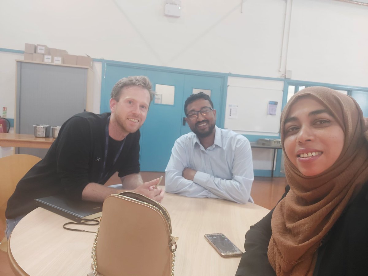 eystwales's tweet photo. Lovely to meet Glen from @OasisCDF this morning to discuss future collaboration work to support asylum seekers and refugees.
We're looking forward to meeting you soon at our Cardiff EYST office to discuss referral pathways! #FutureWorking #Collaboration #EYST2022 https://t.co/v7lQsDkbJd
