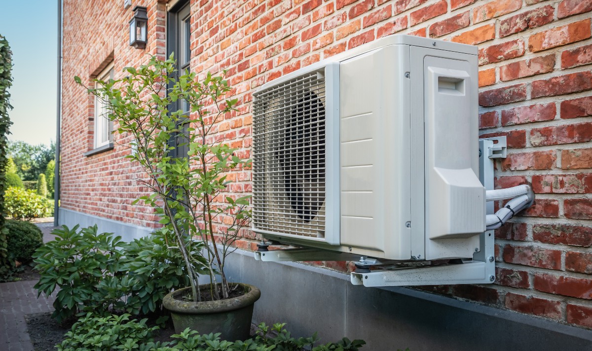 Daily Express on Twitter "Heat pumps Thousands flock to install