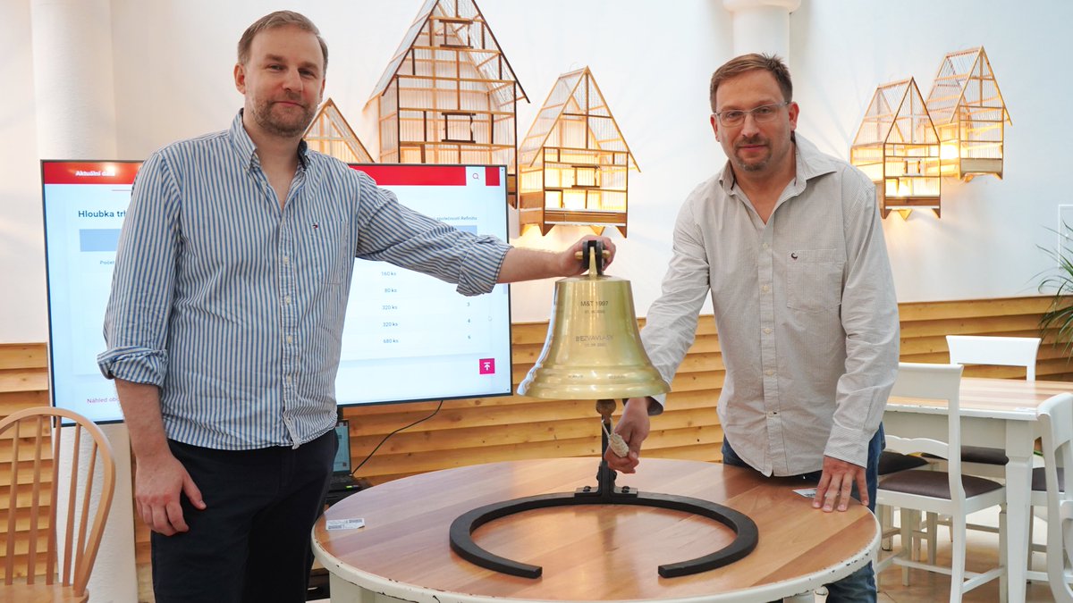 prazskaburza's tweet photo. Akcie e-commerce společnosti @Bezvavlasy se dnes poprvé začaly obchodovat na trhu #PXStart pražské burzy. Obchodování bylo zahájeno na upisovací ceně 490 Kč a ukončeno na 590 Kč. Svůj první obchodní den si tedy akcie připsaly 20,41 %. Gratulujeme!

@Bezvavlasy, @starteepo https://t.co/6EHDqleFvP