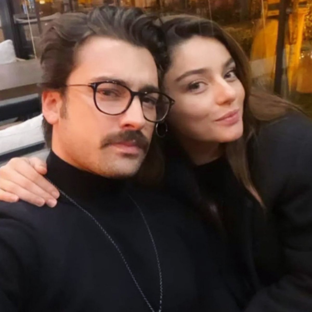 Real and beautiful love
#AlpNavruz #AyçaAyşinTuran #AyçAlp