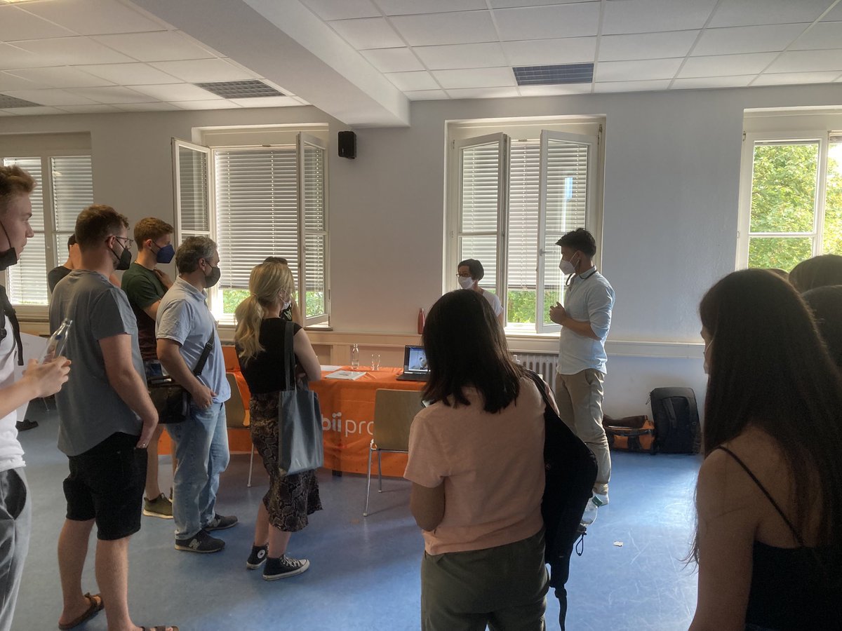 essem_info's tweet photo. Our sponsors โฆ@SRResearchLtdโฉ, โฆ@TobiiProโฉ and (twitterless) P3Lab sharing their latest innovations at #ESSEM2022! https://t.co/1OrH0I1bTI