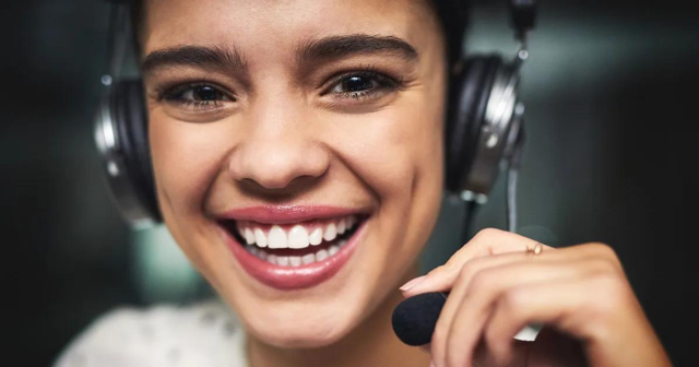 turn3john's tweet photo. In the report Contact Center Predictions for 2023 &amp; Beyond, @8x8 predicts by 2025, 25% of #contactcenter agents will be #gigeconomy workers. Read how #remotework options &amp; design-led agent experiences will translate to more contract workers in the #CCTR. https://t.co/a8SuKgst1G https://t.co/T8wfstvqKQ