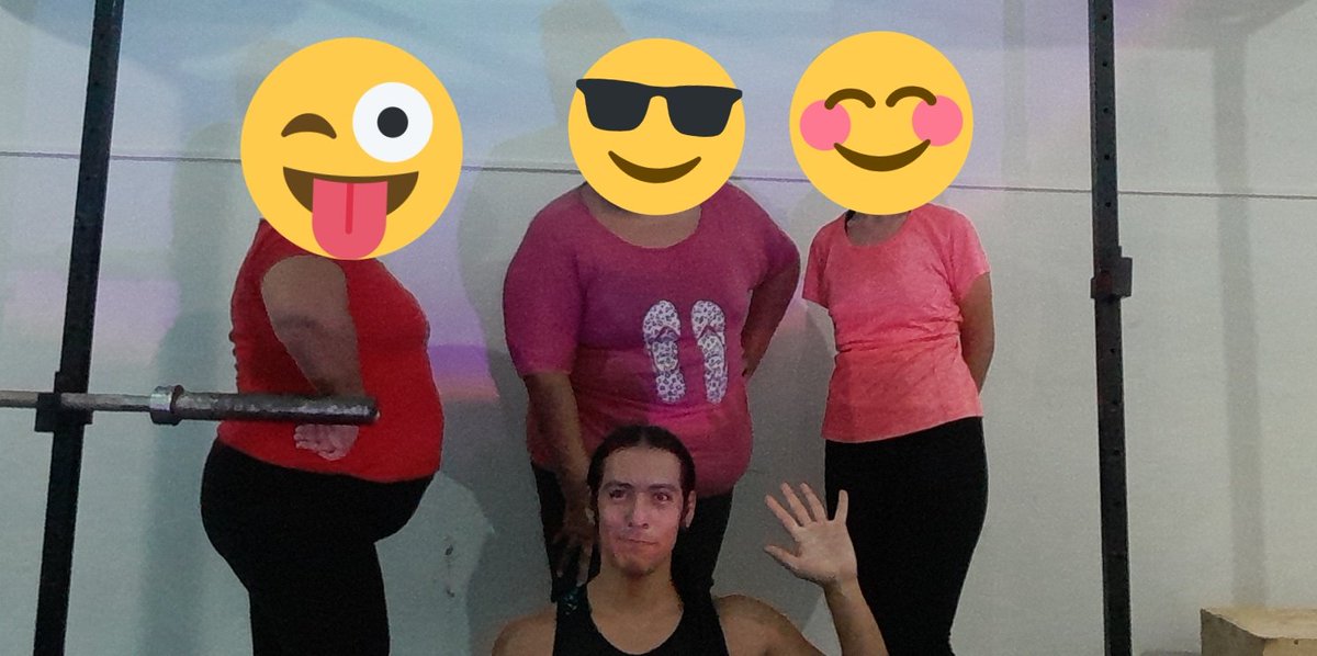 Soyuntamal's tweet photo. Acá, posando con parte de la banda de la sesión de las 08:00 en #MovimientoLibreO2 en #Chetumal
😊 https://t.co/F7evoi0wEs
