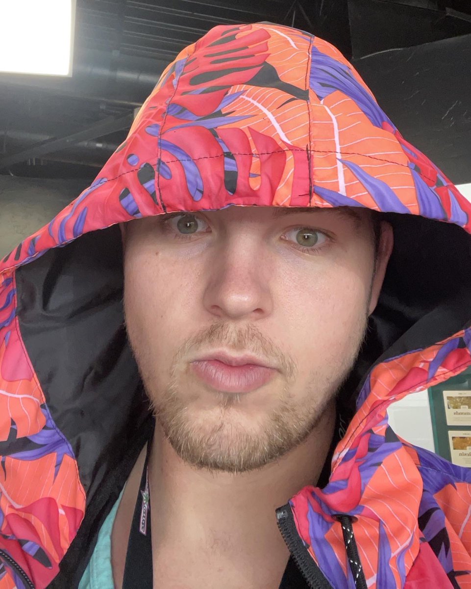 AaronThomaH's tweet photo. I’m just a baby https://t.co/W2t6u4Zf5D