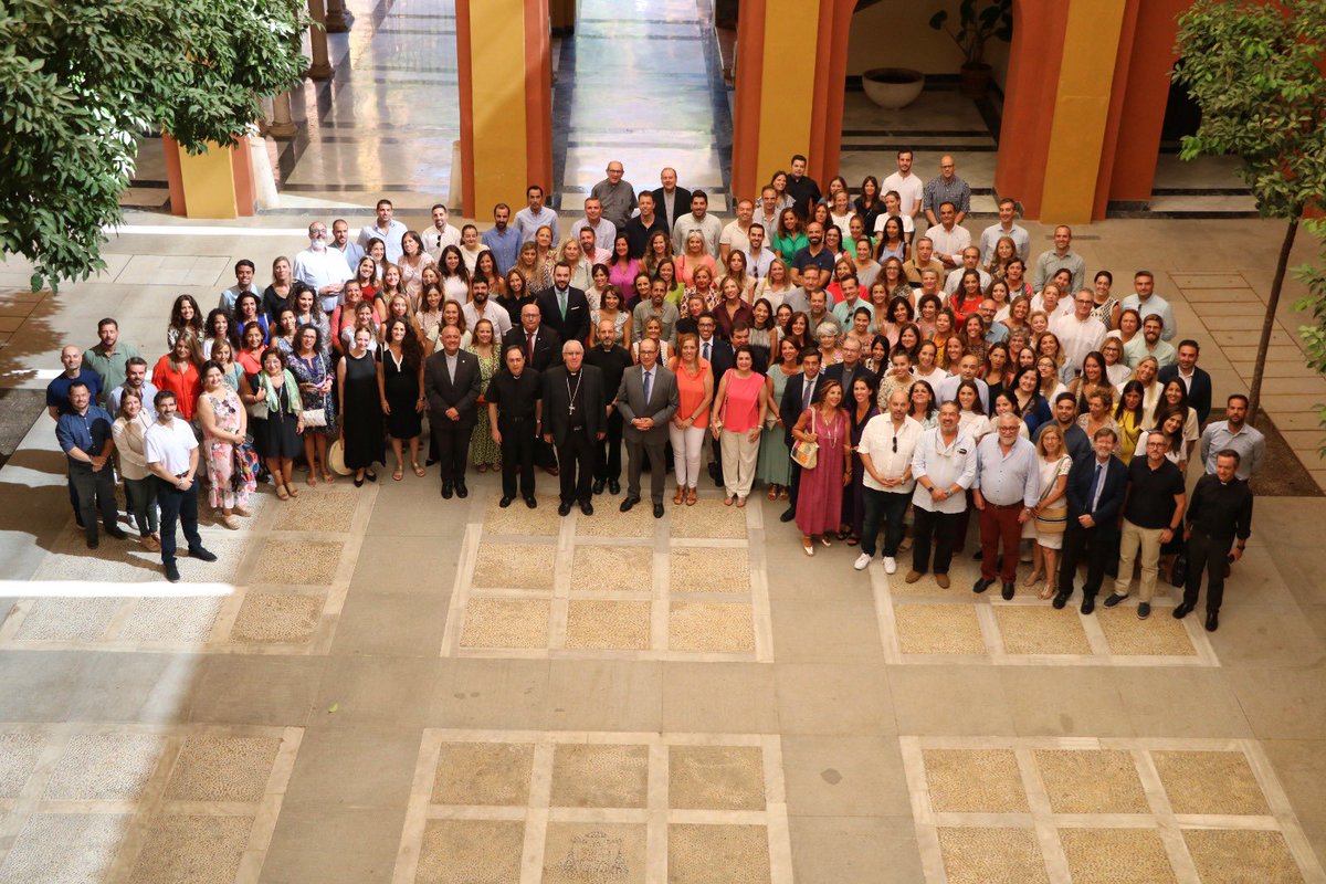ArzobispoSaiz's tweet photo. Santa Misa de Inicio de Curso de la Fundación Diocesana de Enseñanza Victoria Díez. Poner los dones y carismas al servicio de la educación, que es una verdadera obra de arte. La Virgen de los Reyes nos ayuda y acompaña. Ánimo artistas! Duc in altum! https://t.co/YOJCkyYqbG