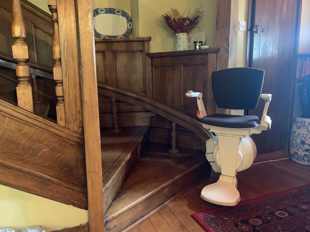 It's the feel good story of the week here in the Anglia office! 😁

We were called up after somebody had two other lift companies fail to repair this Otto1 Stairlift! 😱
Our talented engineering team got the job done quick for our troubled client 👍

Enquiries: 01733 857421 ☎️