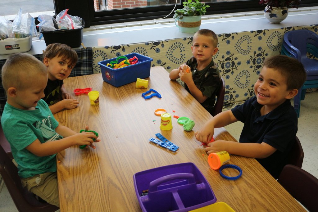 SpringvilleGrif's tweet photo. Colden Elementary School welcomed a number of new #Griffins as part of its first-ever, full-day Universal Pre-Kindergarten class yesterday! 

#SGIStrong #RedefiningRural https://t.co/VpYhFpDGU3