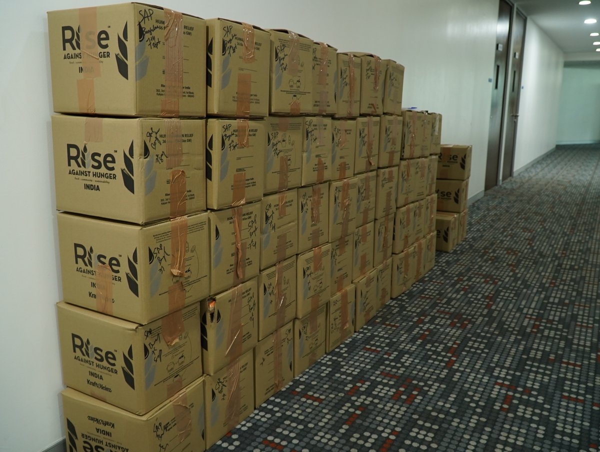 gangadharansind's tweet photo. While rains have receded in some parts of #Bengaluru, many areas still remain inundated. Together with our colleagues, we packed 24,000 meals today for those affected by #bengalururains with the support of @RiseIndia2030. Please stay safe, everyone!
@saplabsindia https://t.co/fXBguAMPfq