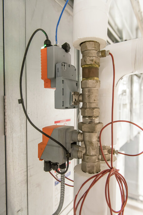 belimo's tweet photo. 🏫 School is back in session! 
The Red Wing Public School District became a model of #energyefficiency when they installed #Belimo #energyvalves. 

Red Wing Blog Post 👉 https://t.co/7NTvUgiLP4
Energy Valve 👉 https://t.co/Bw4qnrhuFg

#SmallDevicesBigImpact #BelimoFound https://t.co/HwlZ1D4C9N