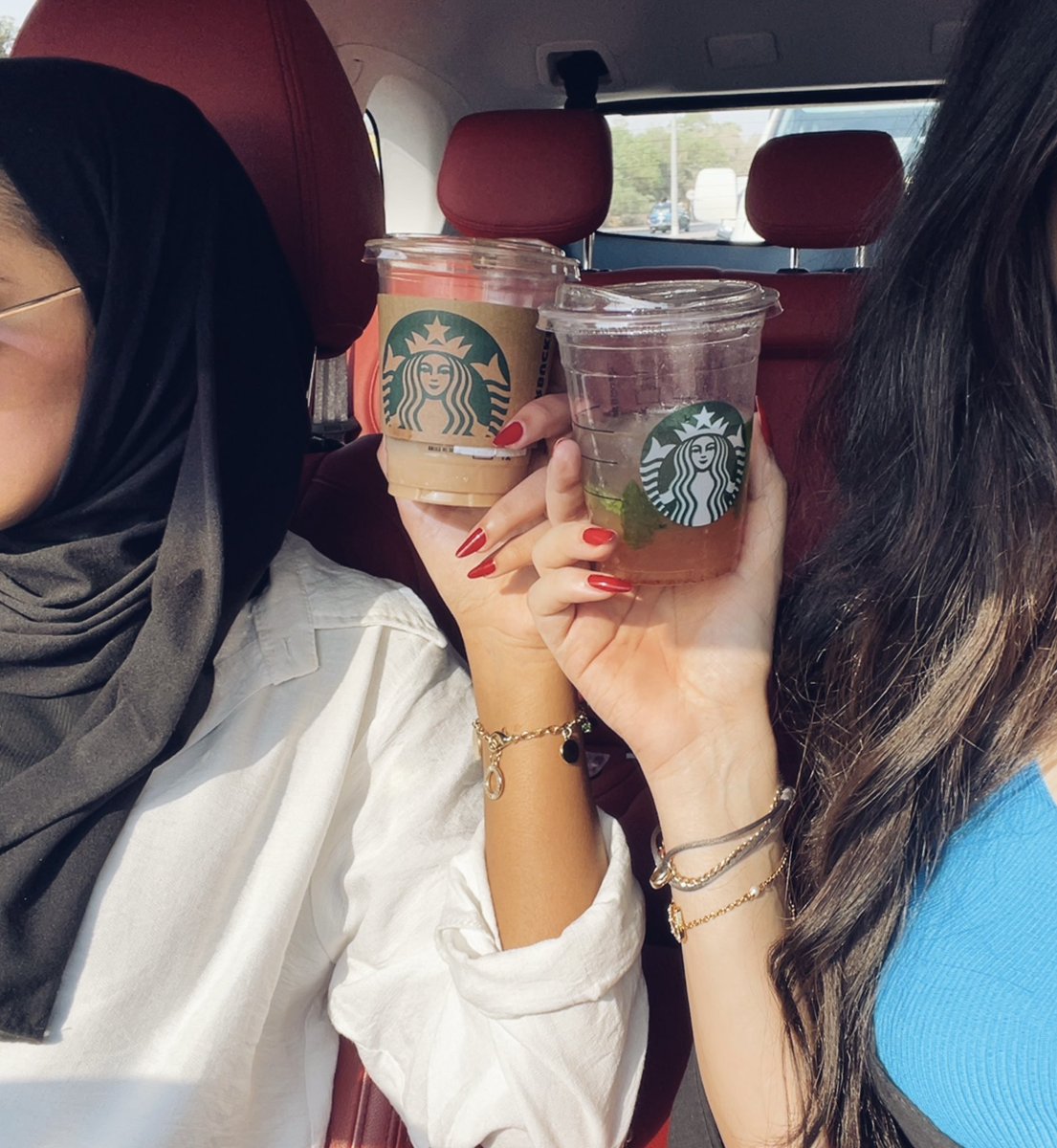 fajerr_x's tweet photo. 👭 https://t.co/hT7BxQTrqt