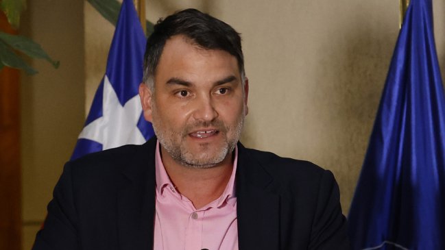 Cooperativa's tweet photo. Macaya: "Si el Gobierno presenta reformas en lógica soviética se puede encontrar con un Parlamento que le diga que no" #CooperativaContigo https://t.co/rJdUgPvGgs https://t.co/PaHxqEd6nm