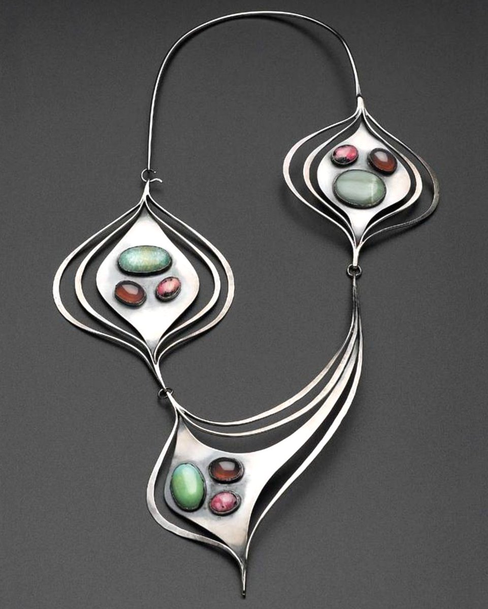 The Magazine ANTIQUES (@antiquesmag) on Twitter photo The sweeping lines and geometric forms of this necklace are indicative of the intersecting movements and cultures which shaped Art Smith’s work.
Art Smith, Necklace, c. 1958.
<a href="/mfaboston/">Museum of Fine Arts, Boston</a>
#AntiqueOfTheDay The sweeping lines and geometric forms of this necklace are indicative of the intersecting movements and cultures which shaped Art Smith’s work.
Art Smith, Necklace, c. 1958.
<a href="/mfaboston/">Museum of Fine Arts, Boston</a>
#AntiqueOfTheDay