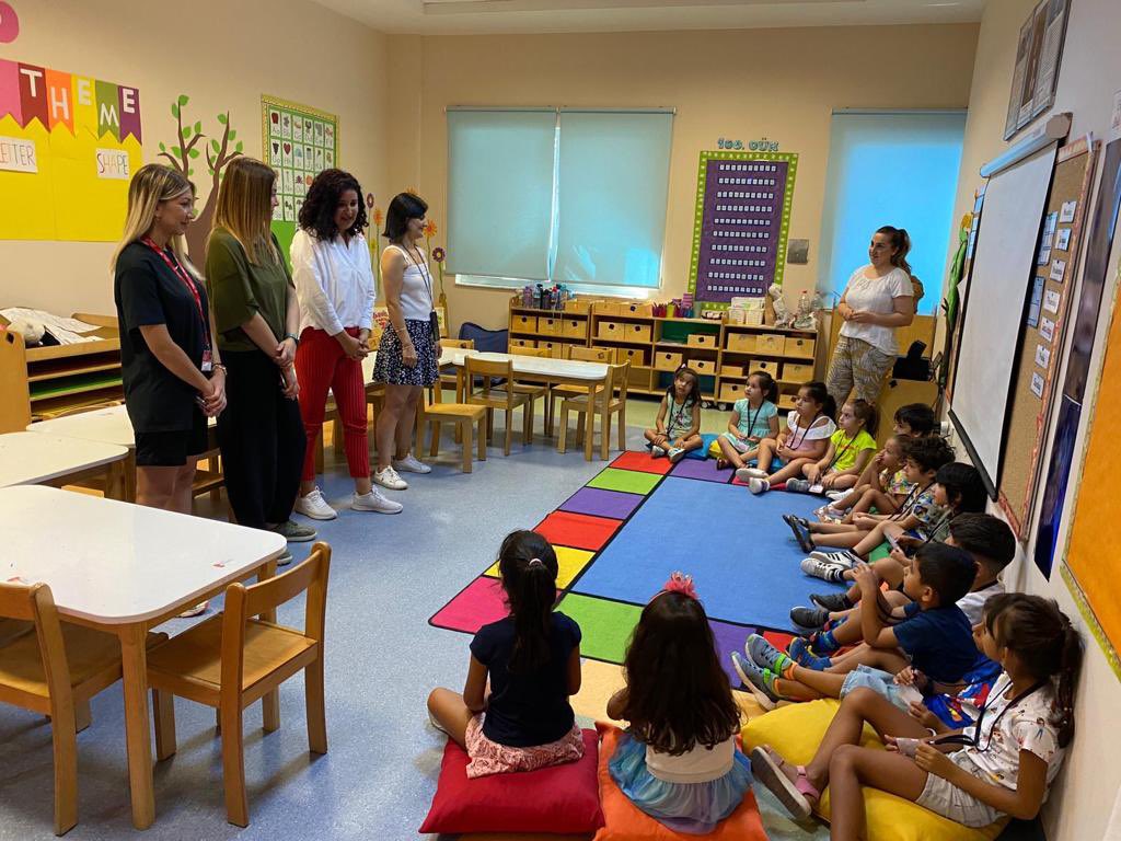 BAHCESEHIRADANA's tweet photo. Çift dilli eğitim programımız ile anaokulu öğrencilerimizin 🤗 oryantasyon sürecine başladık. 🫶🏻
Branş öğretmenlerimiz ve sınıf arkadaşlarımız ile eğlenceli bir öğrenme yolculuğunun ilk adımından kareler 👇🏻❤️💙 https://t.co/XJIVbUWCCB