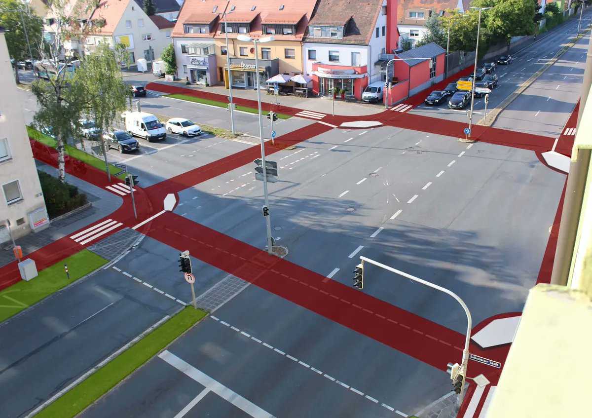 Am Freitag geben wir von 17:00-17:30 an der Kreuzung Rothenburger Str. / V.-d.-Tann-Str. eine Kundgebung. Dabei rollen wir eine bedruckte Folie aus um zu demonstrieren, dass auch in #Nürnberg geschützte Kreuzungen möglich sind.