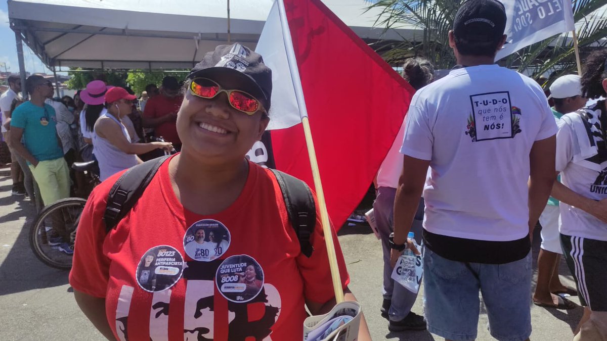 UP80BR's tweet image. GRITO DOS EXCLUÍDOS | #7desetembro

Em Sergipe, panfletos em protesto à Polícia Rodoviária Federal (PRF) foram colocados no Ministério da Justiça e Segurança Pública da PRF, em memória à Genivaldo, morto pela violência policial em uma câmera de gás improvisada.