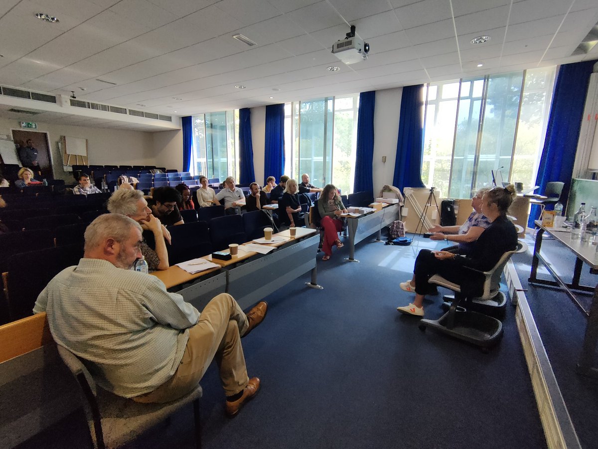 CSConference22's tweet photo. More contributions to the discussion on Sustainability and Minoritised Languages led by @BernORourke from #DòmhnallMacNèil #AnnagMacLean and @ishbelmac
#CSustain22 https://t.co/fXixwx8bzw
