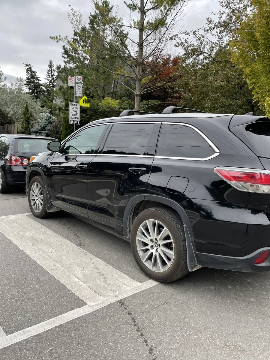 StoptionalTO's tweet image. Happy first day day back to school, kids @TPSOperations @TCDSB #WalkToSchool #walkTO #stoptionalTO