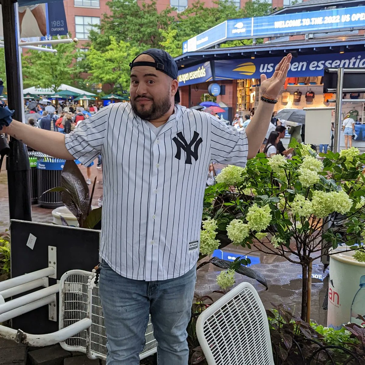 CruzNation's tweet photo. When your Yankee game (which would have been my first) gets postponed you must decide. I've never been and always wanted to go to the US Open I was on the jumbo Tron 8x. #usopen #tennis #nyyankees #USopensponsermeplease #Jumboscreenguy #NYC #Queens #firstUSOpen https://t.co/ceVJ9CienY