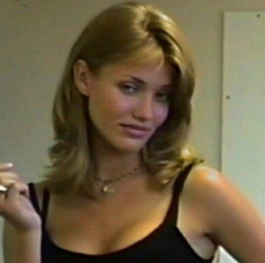 RT @MOSSYVIBES: stills of cameron diaz from her audition for the mask, 1993. https://t.co/yZKdG7Upvo