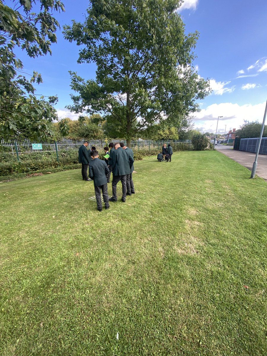CMA_science's tweet photo. Day 1️⃣ Period 1️⃣ and Year 1️⃣1️⃣ have been outside on the field doing some quadrat sampling as part of their @AQA_Science GCSE

Start as we mean to go on ❗️❗️

@CedarMountHigh @CMA_STEM #Science #STEM https://t.co/d4MT7GLxSb