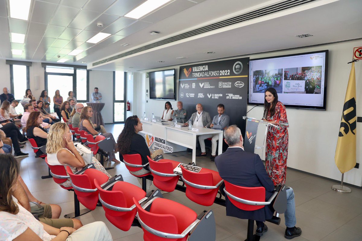 JCF_Valencia's tweet photo. 🏃♀️🏃 Enguany col·laborem de nou amb la @maratonvalencia impulsant una nova edició del #RunningFaller, per al qual ja s’han apuntat més de 450 falleres i fallers. 🔥🏁
🔗 https://t.co/Ezi5XrGCO9
#EsportsJCF https://t.co/GbLhUAWKEF