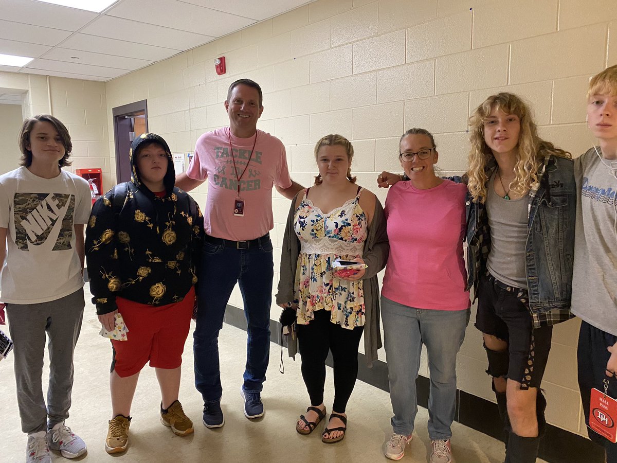 Mrs_Meyer7's tweet photo. Happy Birthday to us!!!  I love sharing my birthday with my Dixie Colonels!! @DixieHeightsHS https://t.co/E3UzIplyPn