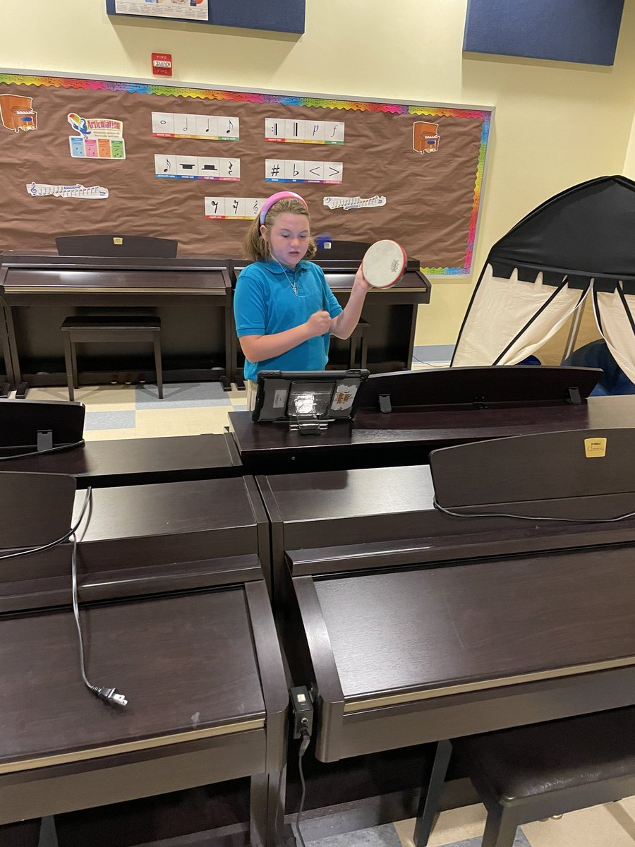 pierce_mr's tweet photo. The 2022-2023 school year is off to a great start!  Today 3rd graders practiced rhythm patterns using Quaver Tic Tac Toe!  @miltonhershey @MhsVpa @MHPrincipals @Quaver_Ed https://t.co/D2A91F2Xn9