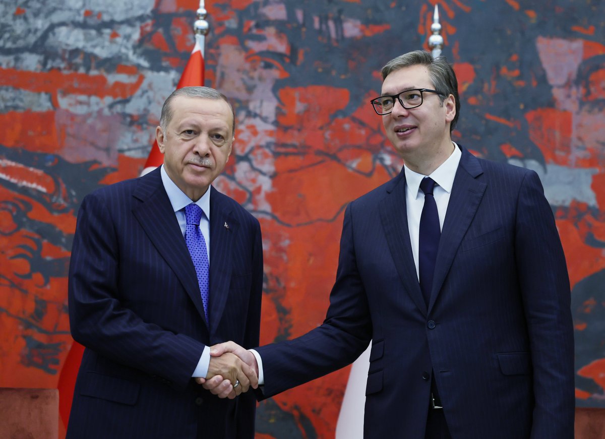 <a href="/avucic/">Александар Вучић</a> Her daim sorunların diyalogla çözülmesini samimiyetle destekliyoruz. Yardımımız talep edildiğinde yapıcı ve tarafsız bir anlayışla gereken katkıyı veriyoruz.

Bosna-Hersek’teki üç toplumun uzlaştığı formatta tarafların bir araya getirilmesi için üzerimize düşeni yapmaya hazırız.