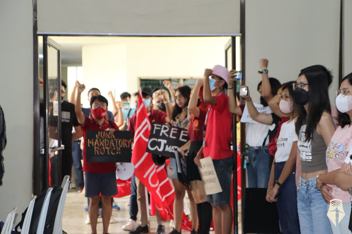 upcebutugani's tweet photo. Report by Airam Limatog

Access the full article and album here: https://t.co/lFUomqB3ph

#UPCNanditoNaAko
#OrgFair2022 https://t.co/N8372ShI9s