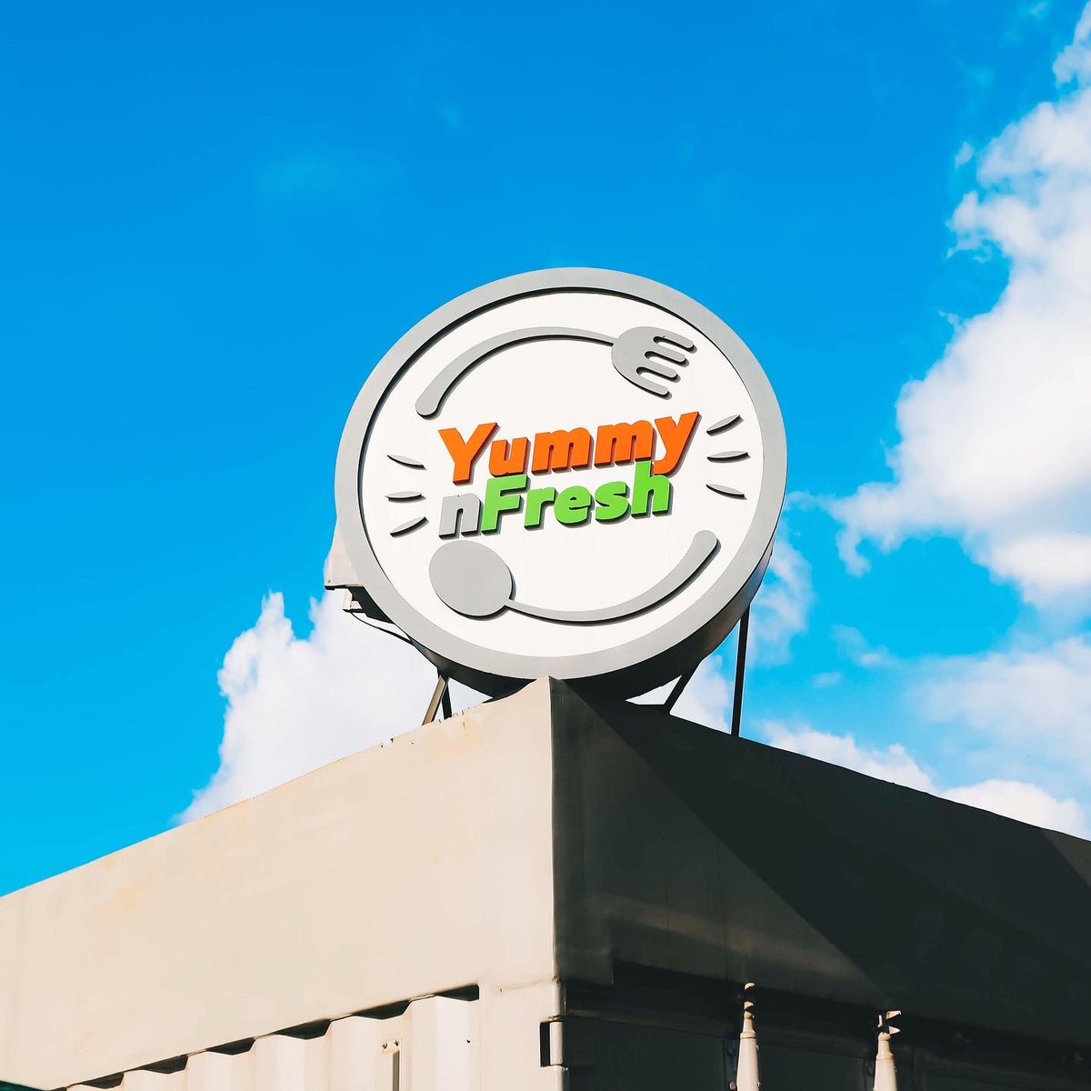yummynfresh's tweet photo. Pictures by📸 @franckax 
Pass by our store in town at @sprwanda Ishema and ehh our #heathy &amp; #yummy food!  

#Kigali #Rwanda #HealthyLiving https://t.co/KHuBzu9Ak7