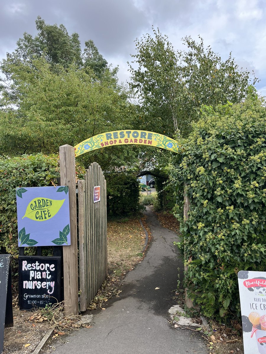 Lived in oxford my whole life and never come across this pace on the cowley road before! If your in need of a new place for a coffee get here and support the work <a href="/OxfordshireRC/">Oxfordshire Recovery College</a> are doing for mental health. The garden area is a lovely spot🧠👏🏽