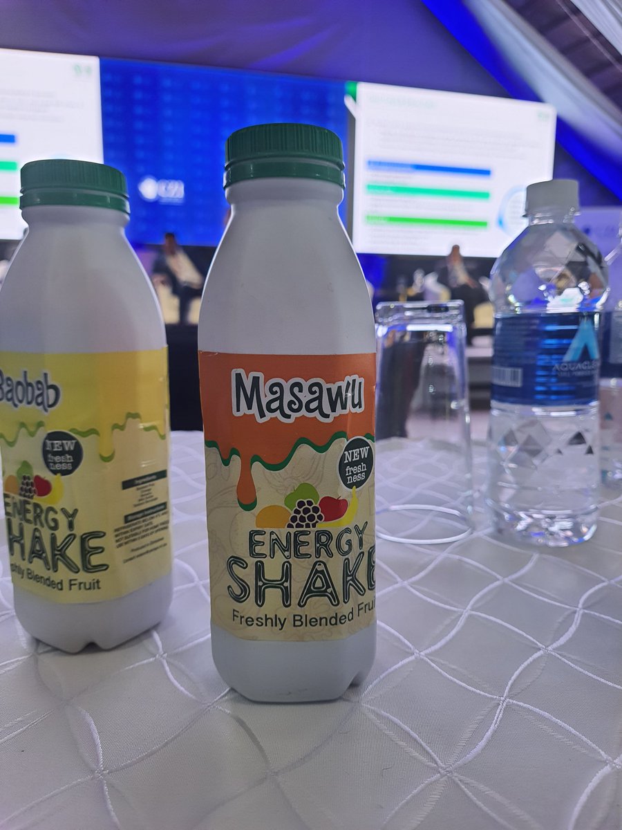 sekaikuvarika's tweet photo. #Glocalise 
#CZI_Congress_2022
#ZimIndustry
#ZimEntrepreneurs
Food innovation in action. I have just had the Masawu Energy Shake from @YanayaLifestyle 
Amazing product. Prepare to be hooked https://t.co/UKGz8mvLkN